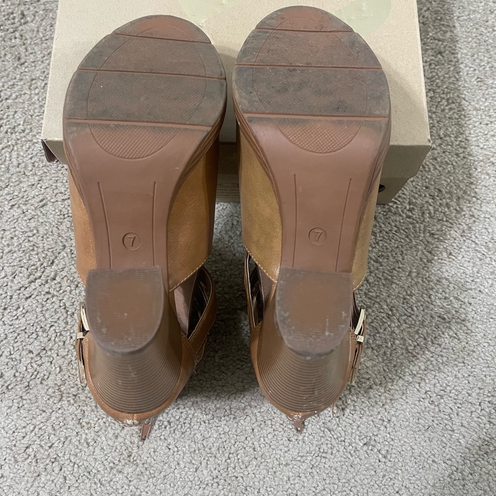 Charlotte Russe Tan Strappy Heeled Sandals - Picture 5 of 5
